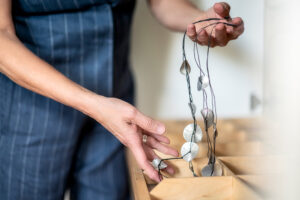 Ordnung und Struktur in der Schmuckschublade